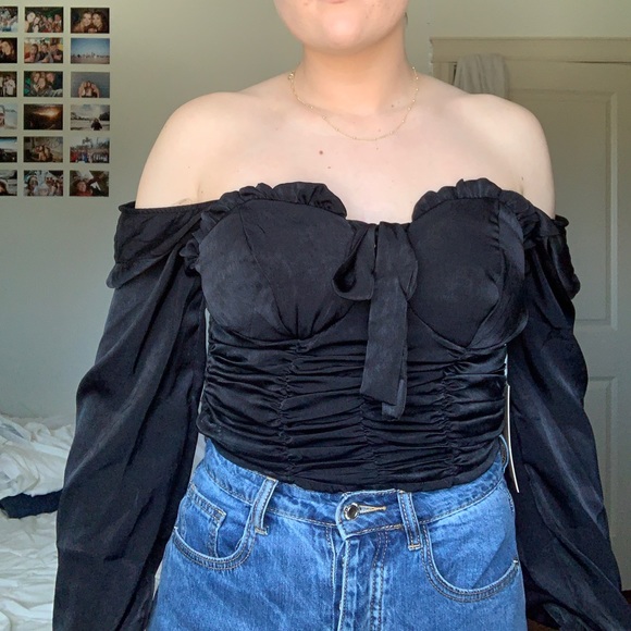 Black off the shoulder top - Picture 3 of 6